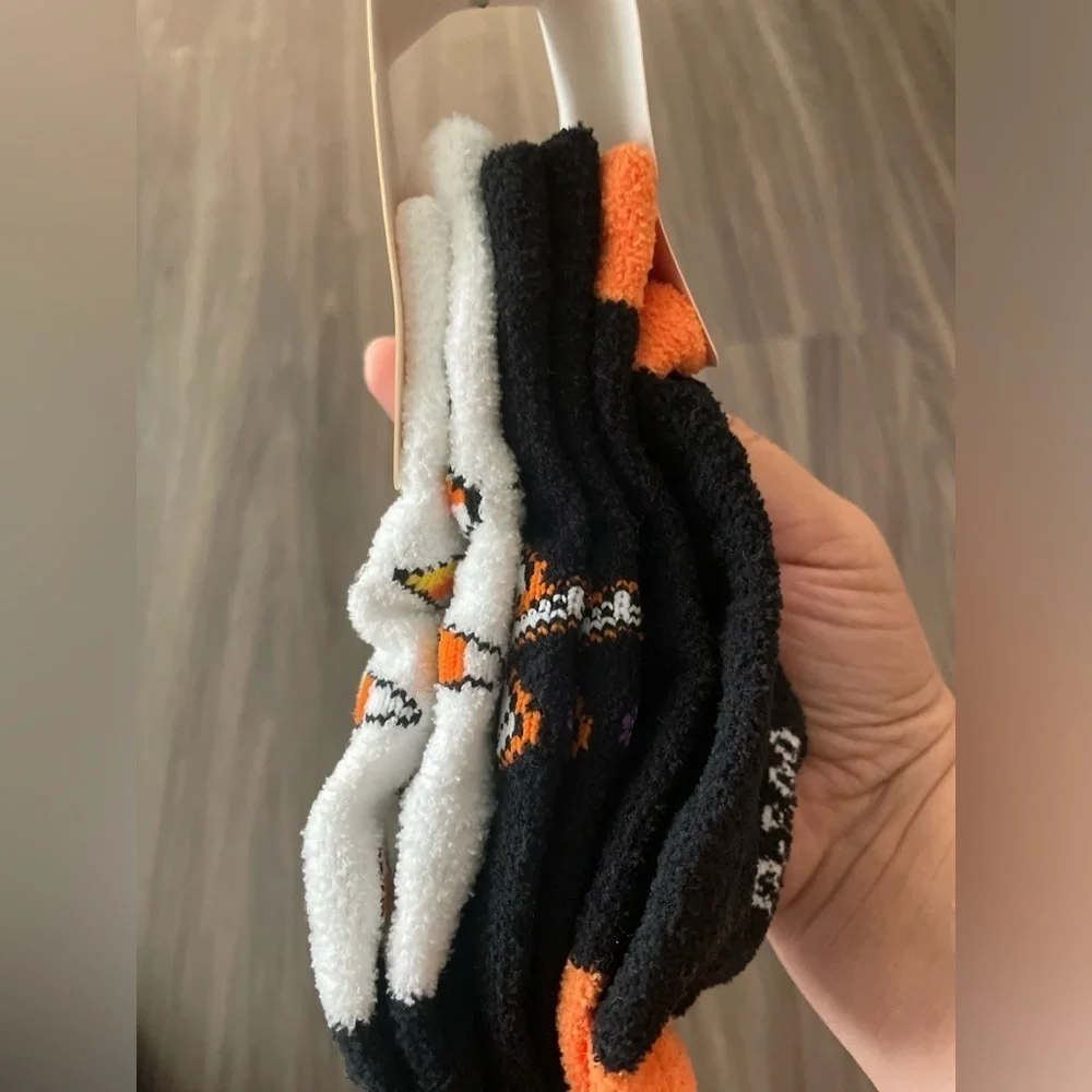 Casper The Friendly Ghost Black and Orange Cozy Crew Socks size 4T/5T-NWT